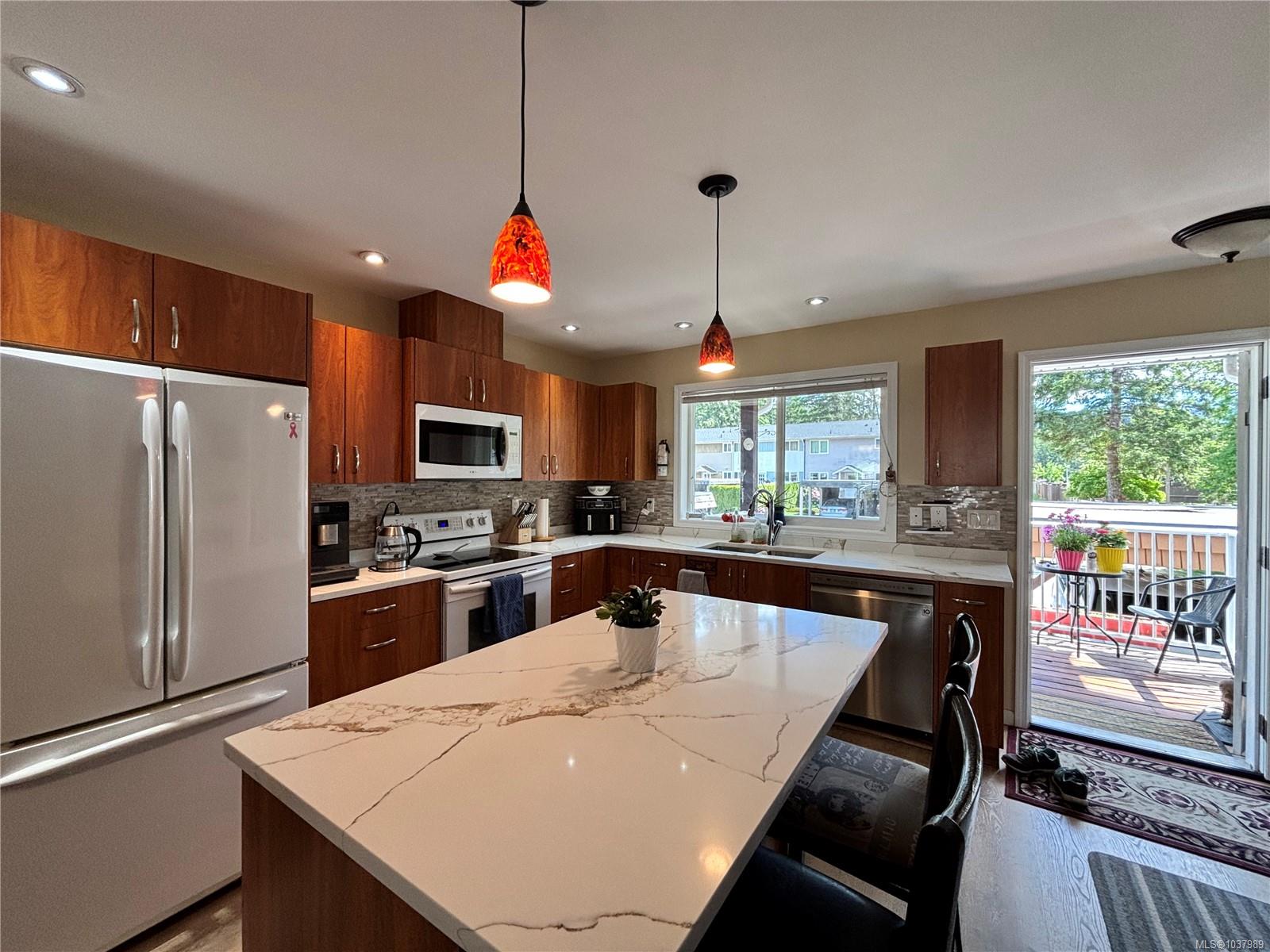 Residential in Gold River 2