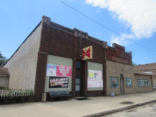 28 W Peoria St, Piper City, IL, 60959-6061 | Card Image