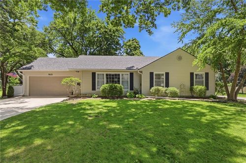 5615 W 70th Ter, Prairie Village, KS, 66208-2363 | Card Image