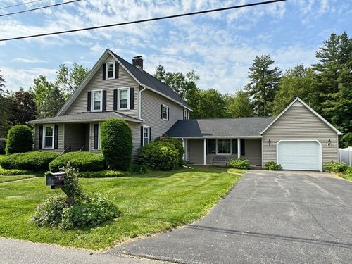 66 Oakland St, Greenfield, MA, 01301-1426 | Card Image