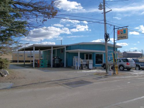 1150 Chapman Lake Dr, Warsaw, IN, 46582-7822 | Card Image