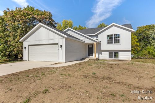 10613 68th Ave, Allendale, MI, 49401-8747 | Card Image