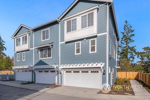 f1-15423 Admiralty Way, Lynnwood, WA, 98087 | Card Image