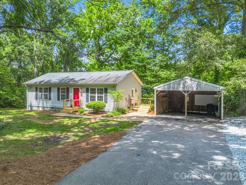 30 Lake Forest Ln, Hendersonville, NC, 28739-5900 | Card Image