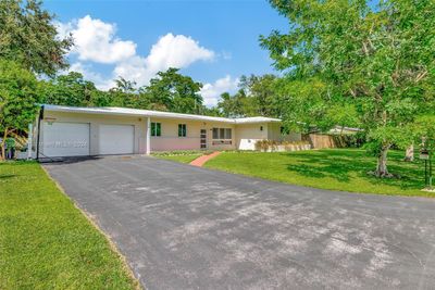 8305 Sw 117th Ter, House other with 3 bedrooms, 2 bathrooms and null parking in Miami FL | Image 2