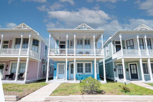 1604 Avenue L, Galveston, TX, 77550-6022 | Card Image