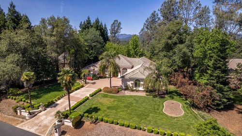 13320 Tierra Heights Rd, Redding, CA, 96003-7489 | Card Image