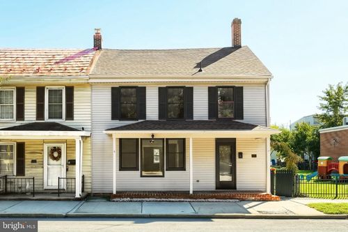 11 Lincoln Way E, NEW OXFORD, PA, 17350-1208 | Card Image