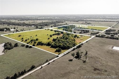 1978 E Davis Rd, Durant, OK, 74701-8525 | Card Image