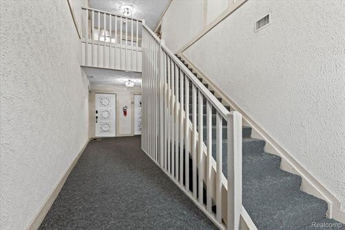 unit-17-42160 Woodward Ave, Bloomfield Hills, MI, 48304-5158 | Card Image