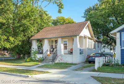 501 W Farnum Avenue, Home with 3 bedrooms, 2 bathrooms and null parking in Royal Oak MI | Image 1