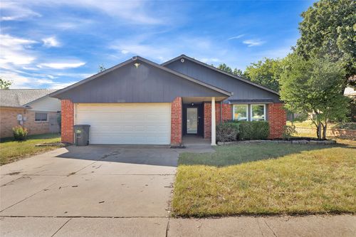 3209 Misty Ct, Bedford, TX, 76021-3918 | Card Image