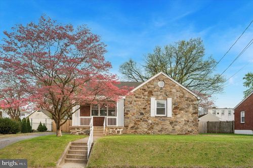 327 Seneca St, ESSINGTON, PA, 19029-1606 | Card Image