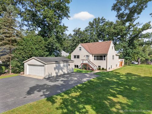 220 Hickory Nut Grove Ln, Cary, IL, 60013-1789 | Card Image