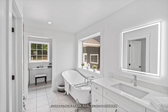 370 Detlor Rd, House other with 4 bedrooms, 3 bathrooms and 12 parking in L'amable ON | Image 18