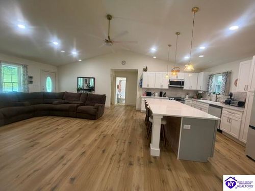 75 Frank Dean Lane, Falls Of Rough, KY, 40199 | Card Image