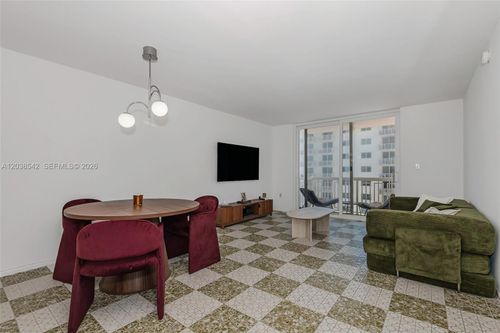 810-401 Ocean Dr, Miami Beach, FL, 33139-6644 | Card Image