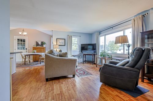 39 Salmon Falls Road, Rochester, NH, 03868 | Card Image