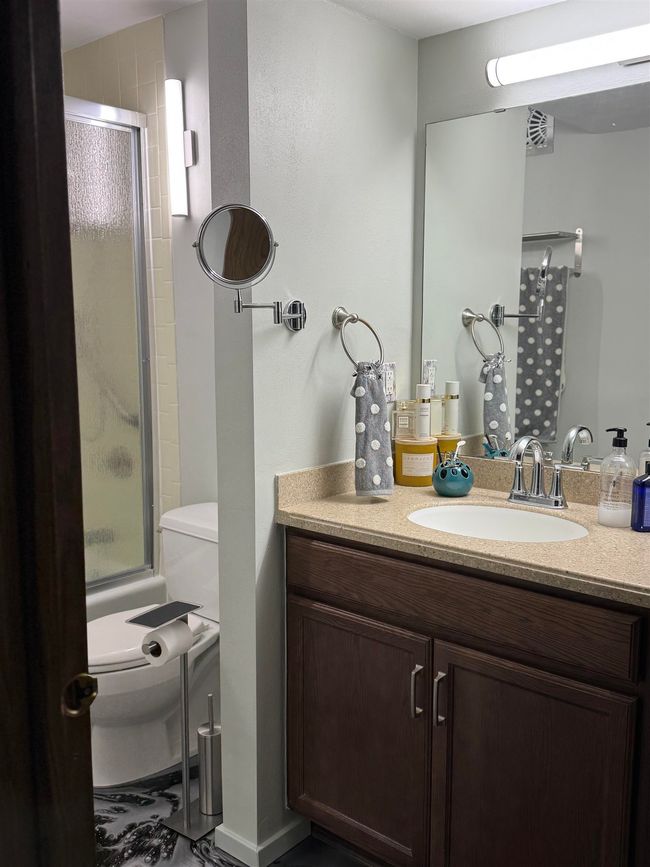 UNIT-168 - 2470 W Good Hope Rd, Condo with 1 bedrooms, 1 bathrooms and null parking in GLENDALE WI | Image 19
