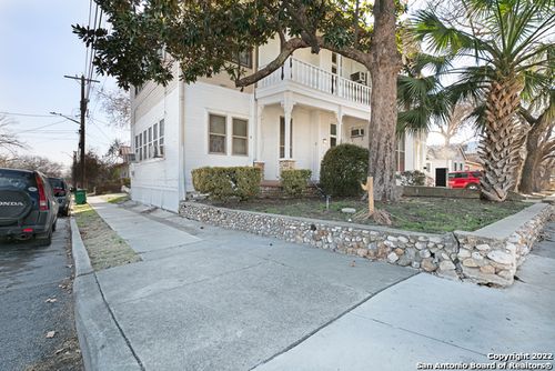 apt-2-822 E Carson St, San Antonio, TX, 78208-1412 | Card Image