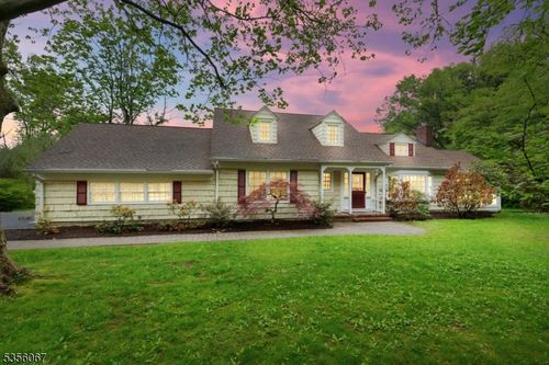 5 Saint Clair Rd, Morristown, NJ, 07960-6737 | Card Image