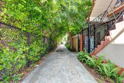 apt-3-542 Nw 8th St, North Miami, FL, 33136-3263 | Card Image