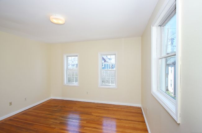 24 Burr Ave, Home with 6 bedrooms, 3 bathrooms and null parking in Middletown CT | Image 5
