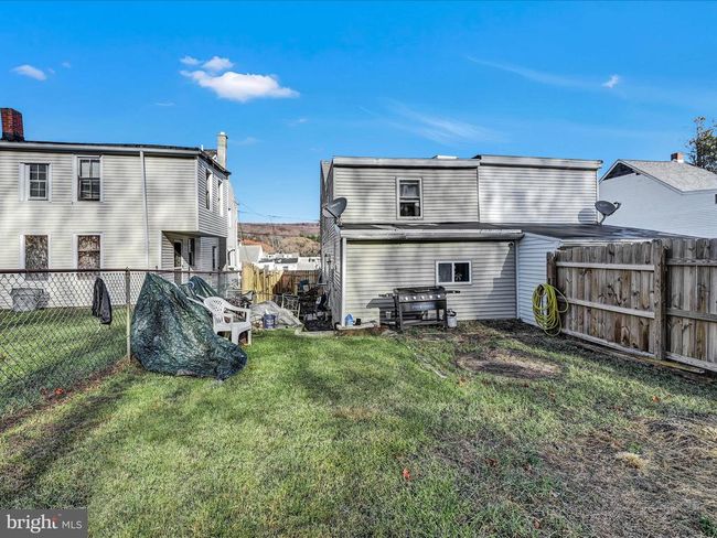 1628 Spruce St, Home with 3 bedrooms, 1 bathrooms and null parking in ASHLAND PA | Image 23
