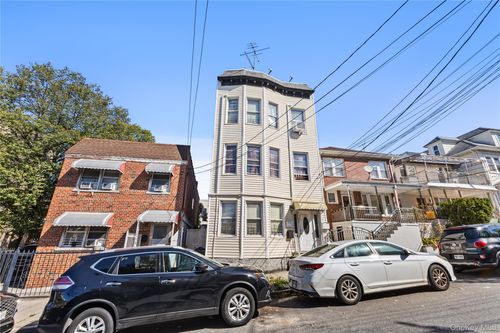 603 E 236th St, Bronx, NY, 10466-1757 | Card Image