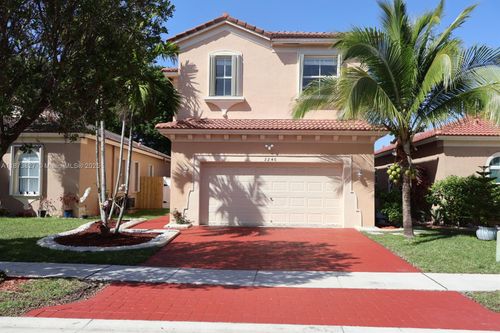 2240 Ne 37th Ter, Homestead, FL, 33033-5147 | Card Image