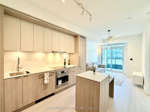 503-6 Greenbriar Rd, North York, ON, M2K0H6 | Card Image