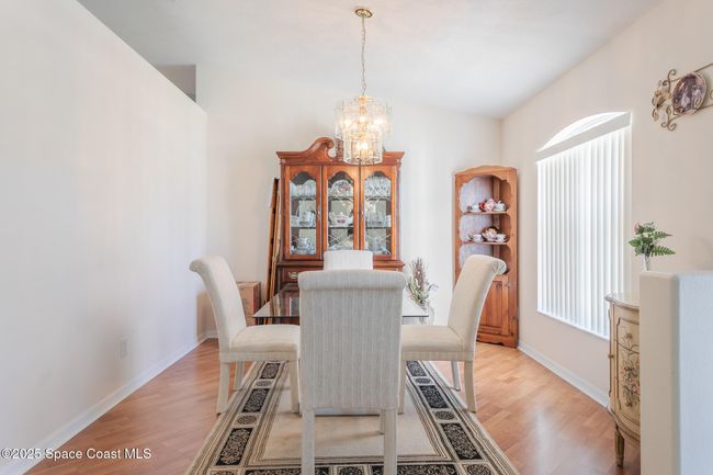 Formal Dining Room | Image 4