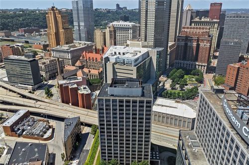 18c-112 Washington Pl, Pittsburgh, PA, 15219-3428 | Card Image