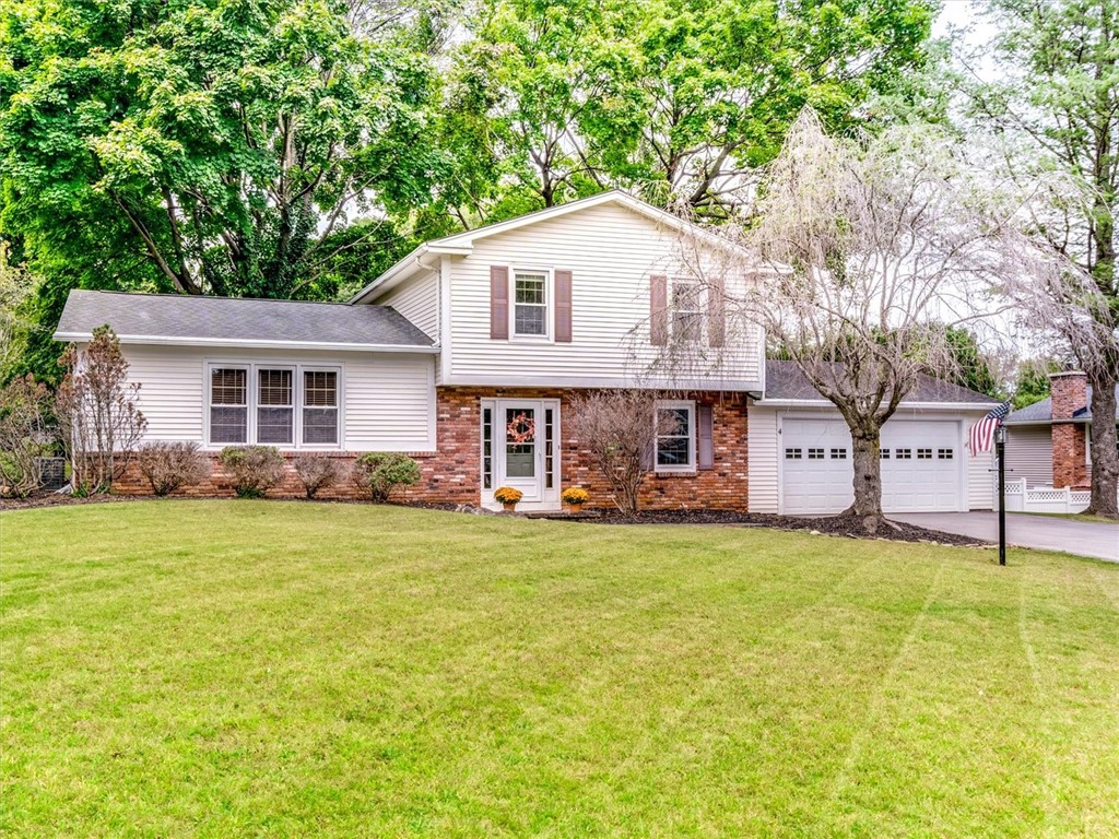 Victoria Rise , Fairport, NY 14450