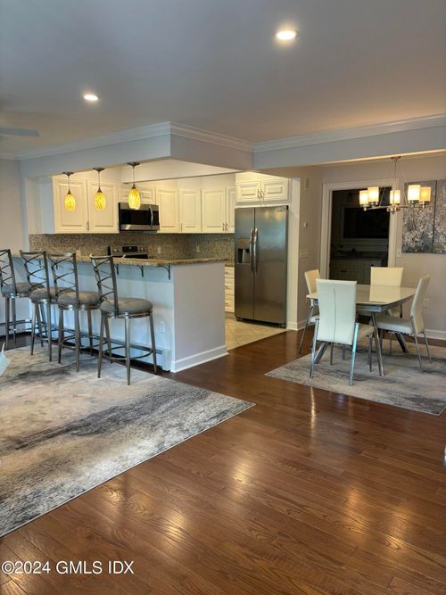 306-1465 E Putnam Ave, Old Greenwich, CT, 06870-1338 | Card Image