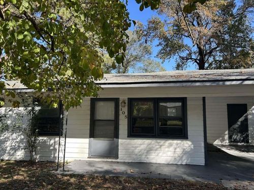 105 Greenview Dr, Wake Village, TX, 75501-6129 | Card Image