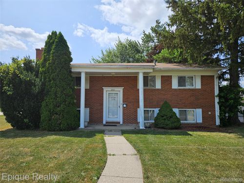 2860 Koper Dr, Sterling Heights, MI, 48310-5241 | Card Image