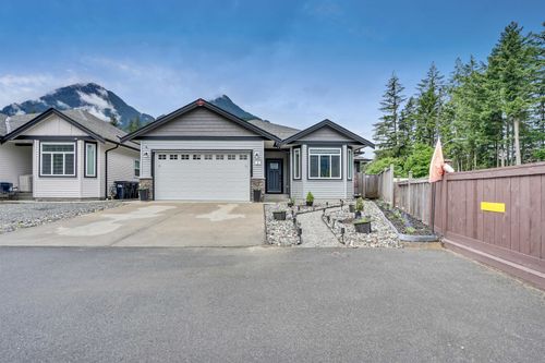 1-20118 Beacon Rd, Hope, BC, V0X1L2 | Card Image
