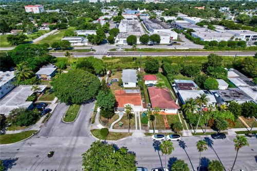 5900 Ne 4th Ct, Miami, FL, 33137-2204 | Card Image