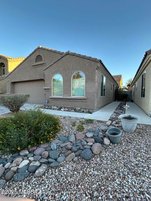2011 W Mountain Pointe Drive, Tucson, AZ, 85746 | Card Image