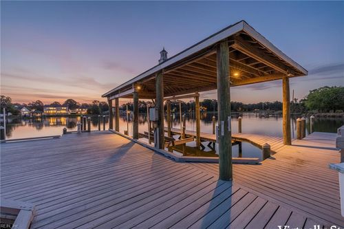 106 Ocean Breeze Dr, Yorktown, VA, 23693-2452 | Card Image