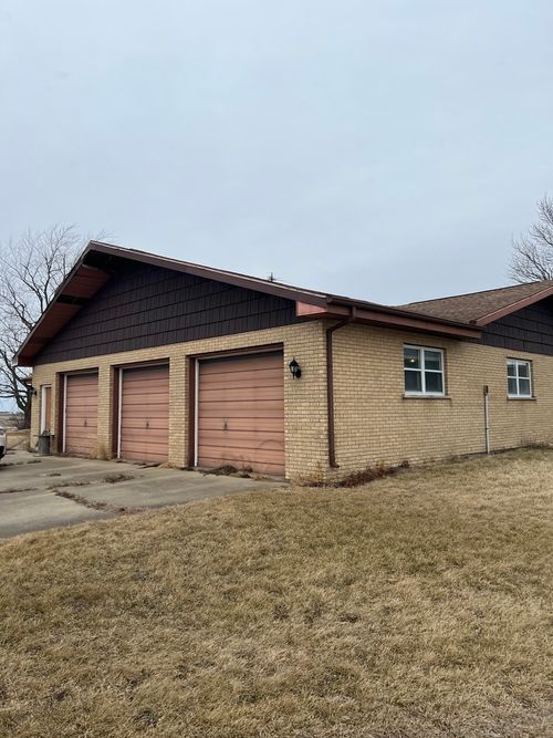 3740 N 1300e Rd, Kempton, IL, 60946-4001 | Card Image