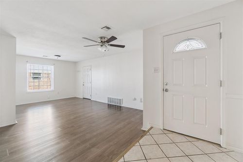 2802 Nw 75th St, Lawton, OK, 73505-1212 | Card Image