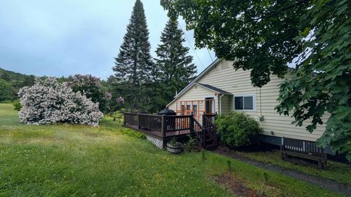 242 Middle St, Island Pond, VT, 05846-9667 | Card Image