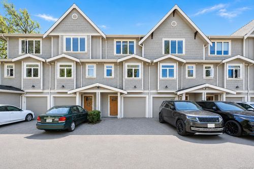 3-2918 Shelbourne St, Victoria, BC, V8R4M6 | Card Image