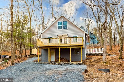 112 Sparrow Loop, Bushkill, PA, 18324 | Card Image