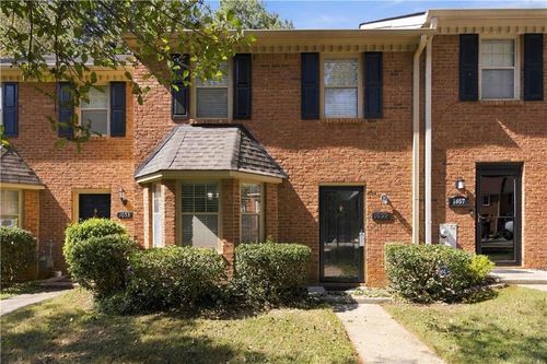 1055 Westfield Trce Se, Smyrna, GA, 30082-2301 | Card Image