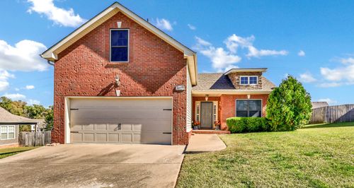 3027 Outfitters Dr, Clarksville, TN, 37040-5785 | Card Image