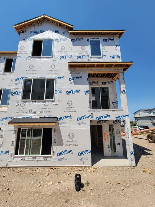 668 E 730 N, Hyrum, UT, 84319-3111 | Card Image