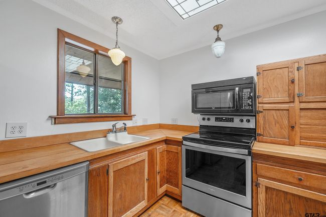 229 Hideaway Lane Central, House other with 4 bedrooms, 4 bathrooms and null parking in Hideaway TX | Image 12
